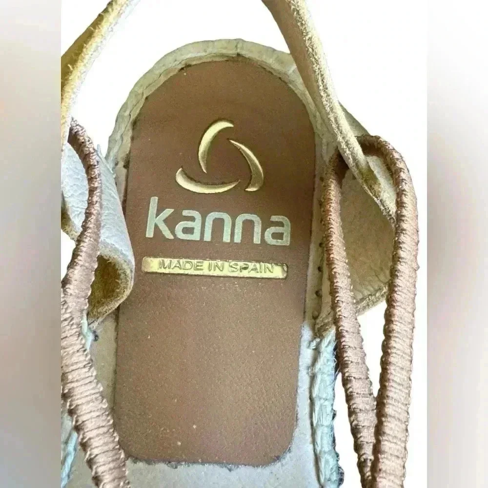 Kanna Women's Slip-On Embroidered 